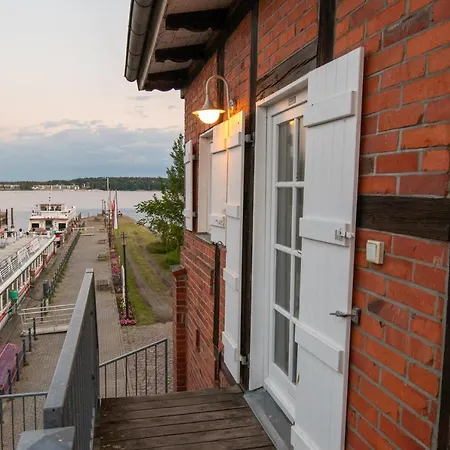Modernes Am Apartment Waren (Mueritz)