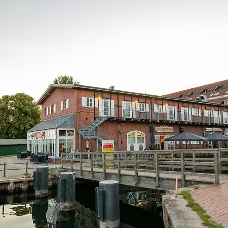 Modernes Am Apartment Waren (Mueritz)